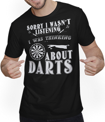 Produktbild von T-Shirt mit Mann DARTS | Lustiger Spruch für Darter & Dartfans | Dartspruch