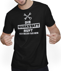 Produktbild von T-Shirt mit Mann Die Werkstatt ruft Lustiger Schrauber Bastler Tüftler Spruch