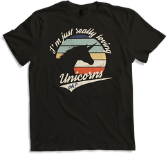 Produktbild von T-Shirt I'm just really loving Unicorns ok? | Einhorn Spruch Retro