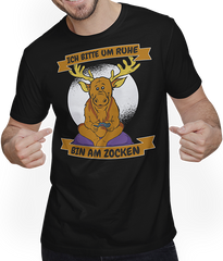 Produktbild von T-Shirt mit Mann Ich bitte um Ruhe, bin am zocken Gamer Sprüche Elch Zocker