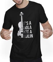 Produktbild von T-Shirt mit Mann It's a Viola not a Violin Bratsche Spieler Spruch