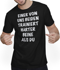 Produktbild von T-Shirt mit Mann Kraftsport Bodybuilding Spruch | Squads Legday Diskopumper
