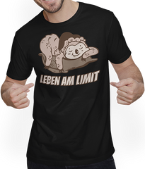 Produktbild von T-Shirt mit Mann Leben am Limit lustiger Faultier Sprüche für Mädchen & Jungs
