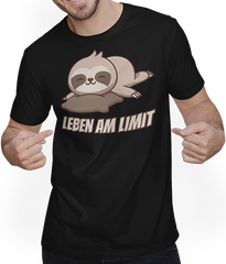 Produktbild von T-Shirt mit Mann Leben am Limit lustiger Faultier Sprüche für Mädchen & Jungs