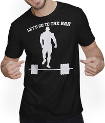 Produktbild von T-Shirt mit Mann Let's Go To The Bar Bodybuilding Kraftsportler Deadlift