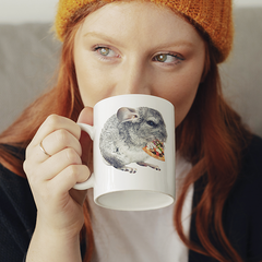 Chinchilla isst Pizza