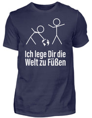 Zeigt ich lege dir die welt zu fussen spruch herren shirt in Farbe Black