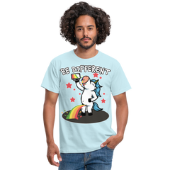 Be Different Pinkelndes Einhorn | Männer T-Shirt - Sky