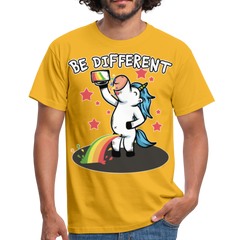 Be Different Pinkelndes Einhorn | Männer T-Shirt - Gelb
