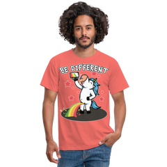 Be Different Pinkelndes Einhorn | Männer T-Shirt - Koralle