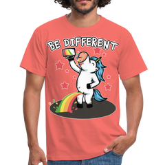 Be Different Pinkelndes Einhorn | Männer T-Shirt - Koralle