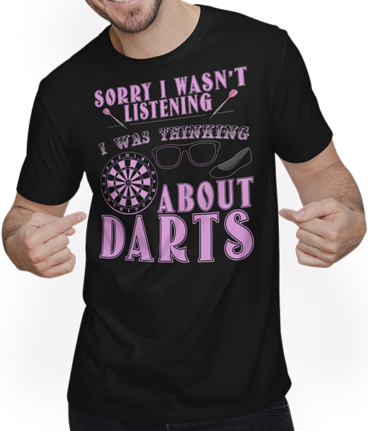 Produktbild von T-Shirt mit Mann DARTS | Lustiger Spruch für Frau Darter & Dartfans Turnier