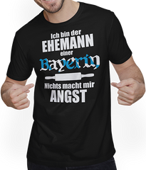 Produktbild von T-Shirt mit Mann Ich bin der Ehemann einer Bayerin, nichts macht mir Angst