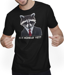 Produktbild von T-Shirt mit Mann Ist denn schon Montag Sprüche Arbeit Spruch Büro Waschbär