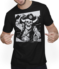 Produktbild von T-Shirt mit Mann Piraten-Fan, Totenkopf, Piraten, Totenköpfe, Segelpirat
