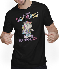 Produktbild von T-Shirt mit Mann Schulkind 1. Klasse Schulanfänger Schulstart Einhorn Mädchen