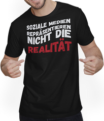 Produktbild von T-Shirt mit Mann Soziale Medien repräsentieren nicht die Realität Anti Social
