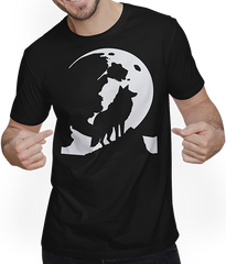 Produktbild von T-Shirt mit Mann Wolf und Mond Silhouette Wölfe Spruch