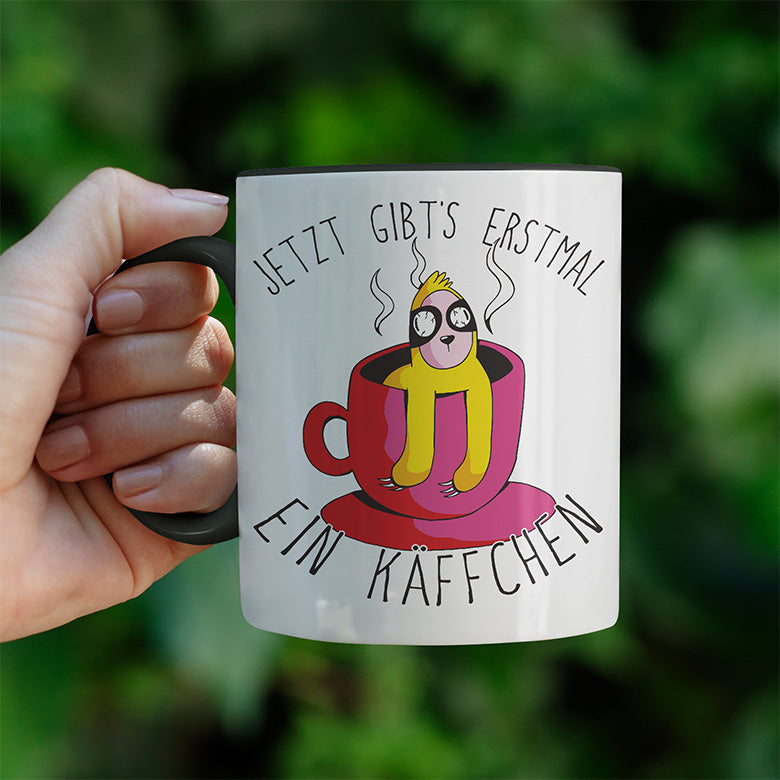 Jetzt gibts erstmal ein Käffchen Faultier 2 Witzige schwarze Tasse kaufen Geschenk