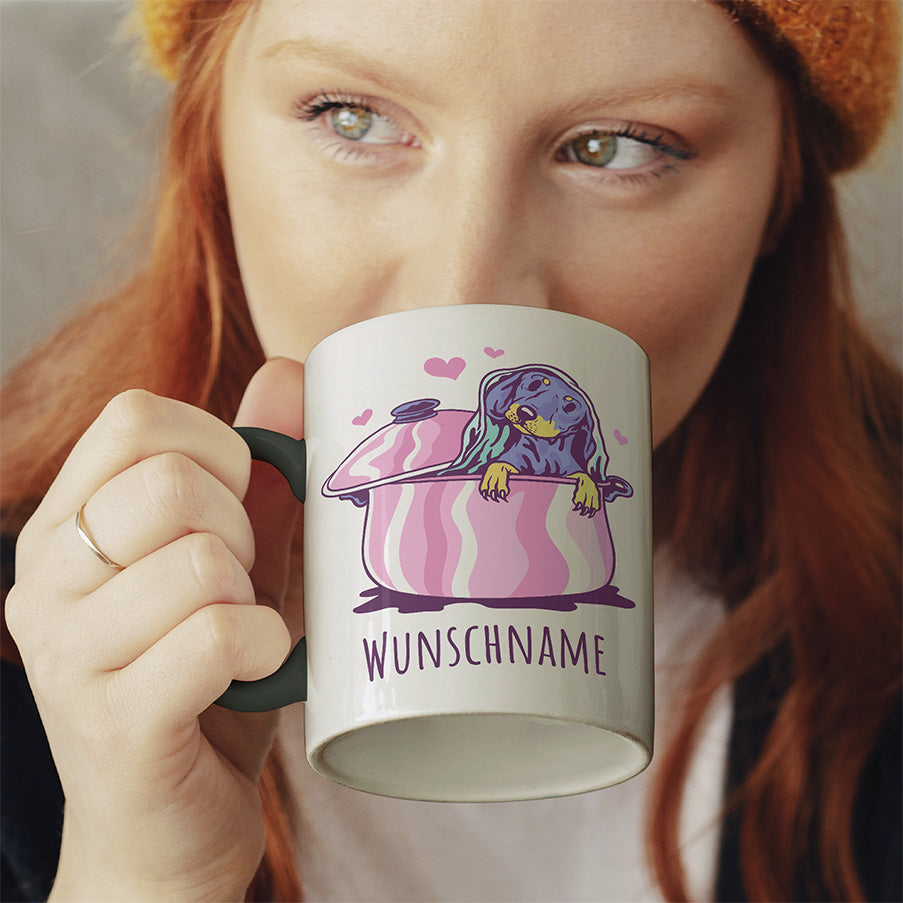 Dackel in Kochtopf Personalisierbar Name Witzige schwarze Tasse kaufen Geschenk