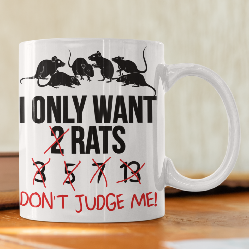 Zeigt Tasse für Rattenhalter. Lustiger Ratten Spruch mit Farbratte.