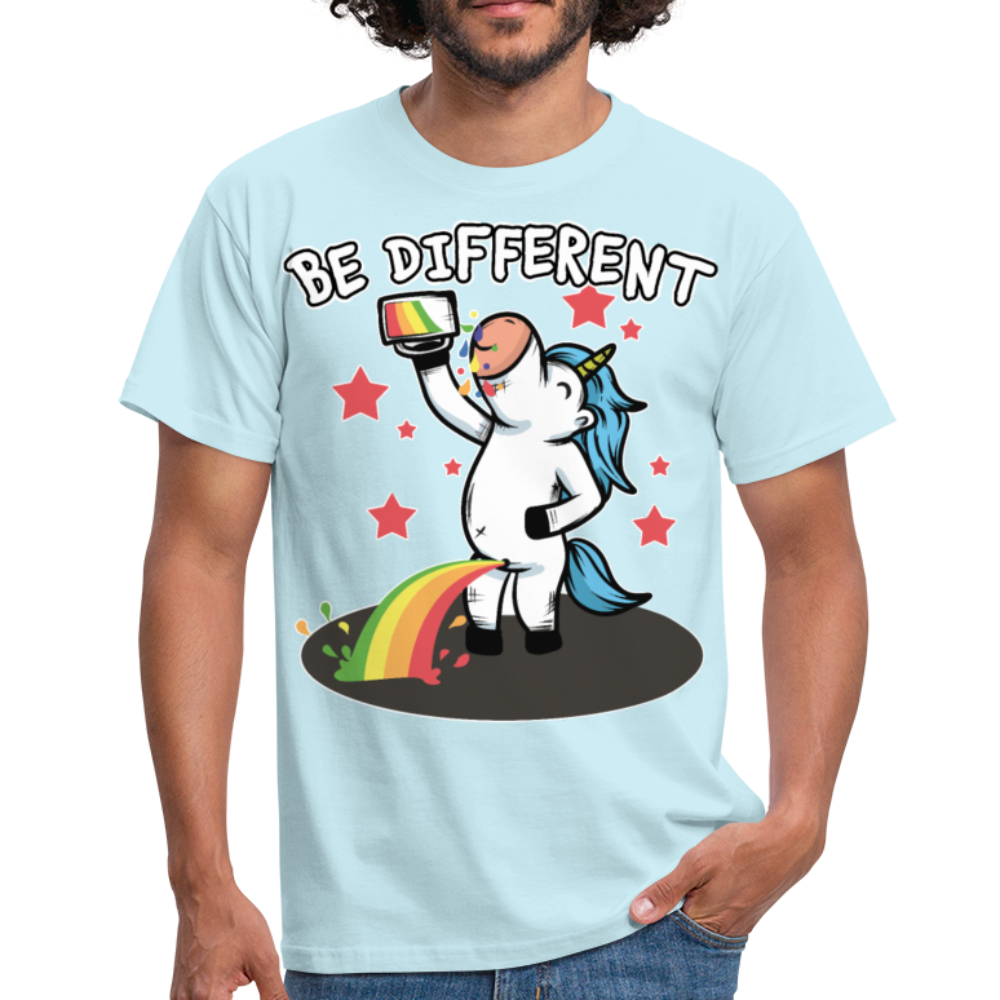 Be Different Pinkelndes Einhorn | Männer T-Shirt - Sky