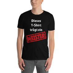 Dieses T-Shirt trägt ein Meister