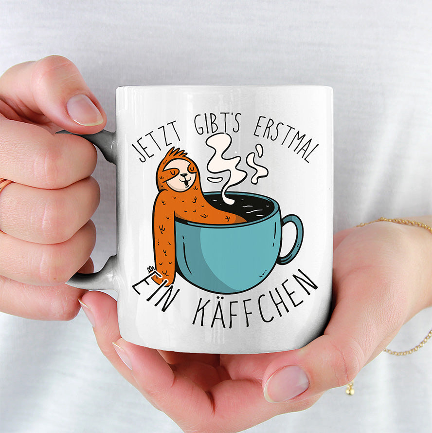 Jetzt gibts erstmal ein Käffchen Faultier 1 Lustige Kaffeetassee online kaufen Geschenkidee